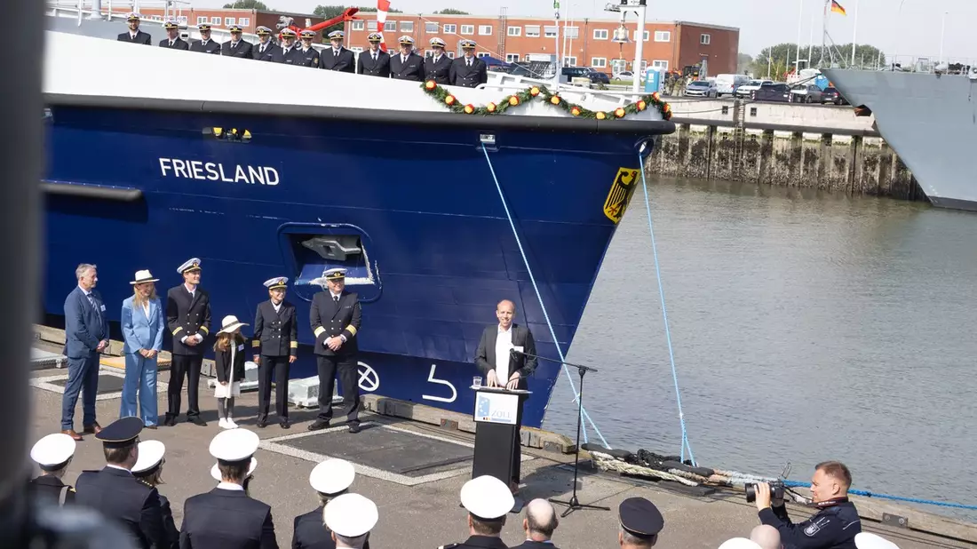 HZA-OL: Neues Zollschiff FRIESLAND feierlich getauft - Bild: presseportal.de