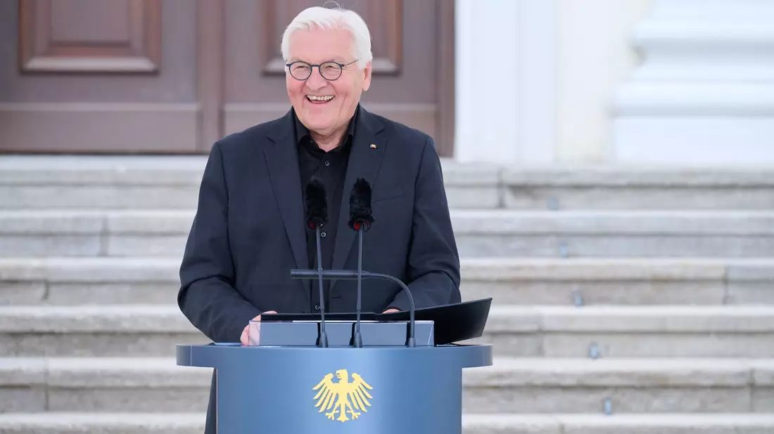 Der Bundespräsident sichtlich gut gelaunt bei einer Kunst-Veranstaltung in Berlin. Mal sehen, wie seine Laune sein wird bei der Gamescom im August. - Bild: Annette Riedl/dpa