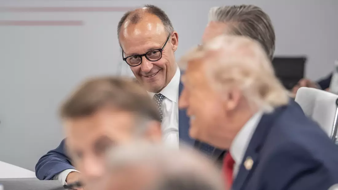 Friedrich Merz fand die Zusammenarbeit mit US-Präsident Trump konstruktiv und persönlich in Ordnung.  - Bild: Michael Kappeler/dpa-Pool/dpa
