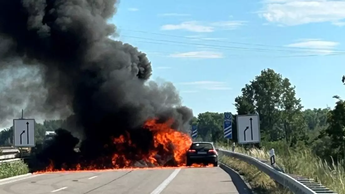 POL-PDLD: Pkw-Brand auf der A65 verursacht erhebliche Verkehrsbehinderungen - Bild: presseportal.de