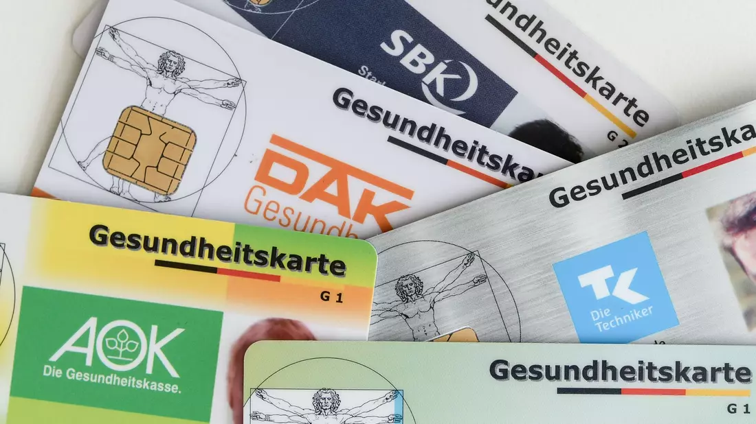 Das Sparpaket soll die gesetzlichen Krankenkassen nach Jahren mit stark steigenden Ausgaben 2027 in Milliardenhöhe entlasten. (Symbolfoto) - Bild: Jens Kalaene/dpa-Zentralbild/dpa