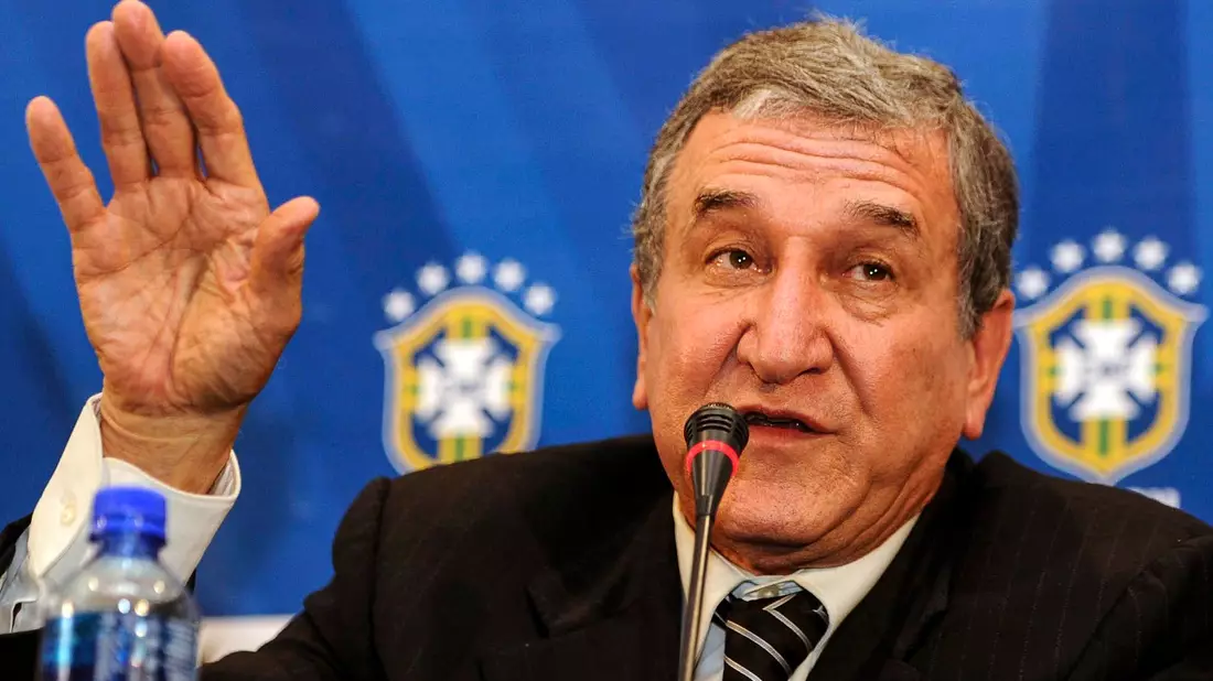 Carlos Alberto Parreira musste ins Krankenhaus. (Archivbild) - Bild: Stringer/dpa