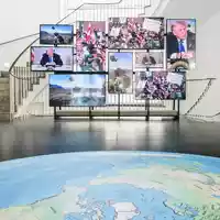 Grönland als Austragungsort globaler Machtverschiebungen / Der Frankfurter Kunstverein schaut auf die Hintergründe und zeigt die Ausstellung Grönland - Not For Sale - Kalaallit Nunaat Forever - Foto: presseportal.de