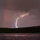 Bereits in der Nacht zum Freitag kann es schwere Gewitter geben (Symbolbild) - Bild: Georg Moritz/dpa/dpa-tmn