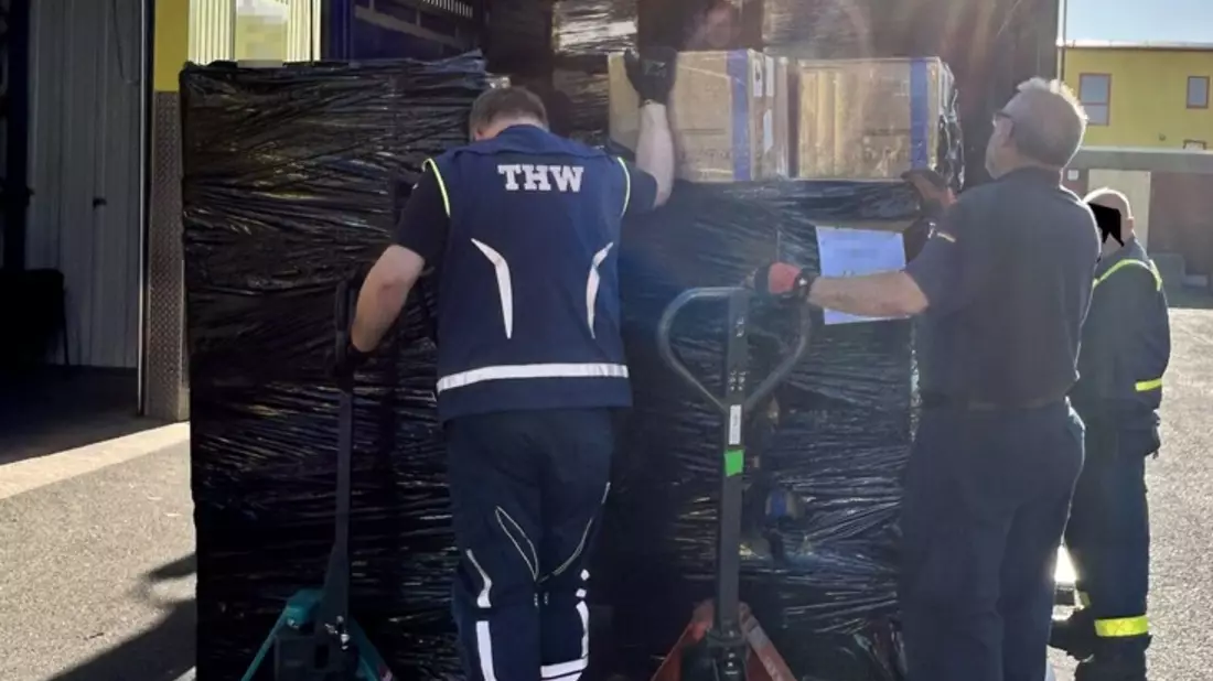 ZOLL-F: Staatsanwaltschaft Darmstadt und Zollfahndung Frankfurt: Massenweise illegale Vapes aus dem Verkehr gezogen Haupttatverdächtiger am Flughafen festgenommen - Bild: presseportal.de