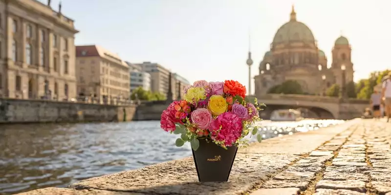 Blumengrüße für Unbekannte: am 28. Juni 2026 ist wieder Lonely Bouquet Day / Hunderte Fleurop-Fachgeschäfte und Blumenfans beteiligen sich an der internationalen Mitmach-Aktion - Foto: presseportal.de
