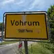 Bei einem begleiteten Freigang und Besuch in Vöhrum gelang einem verurteiltem Mörder die Flucht.  - Bild: Christian Brahmann/dpa