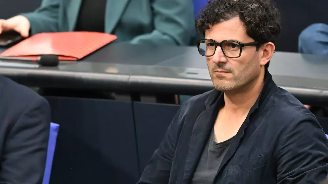 «Natürlich muss unser wichtigstes Ziel sein, zu verhindern, dass Faschisten in Sachsen-Anhalt in irgendeiner Weise an die Macht kommen», sagt Linken-Politiker Luigi Pantisano. (Archivbild) - Bild: Markus Lenhardt/dpa