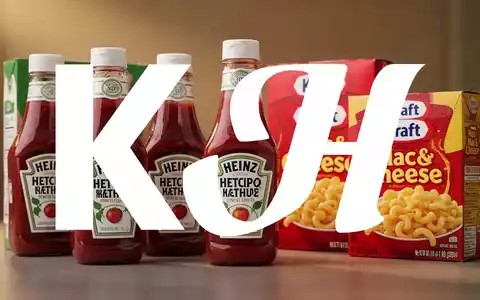 Eine stilisierte Anordnung von Kraft Heinz Produkten, die Investitionen und Markenwert andeutet, mit warmer Beleuchtung. - Foto: über boerse-global.de