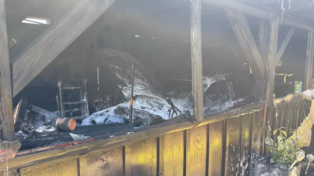 FW Witten: Folgemeldung Garagenbrand - Bild: presseportal.de
