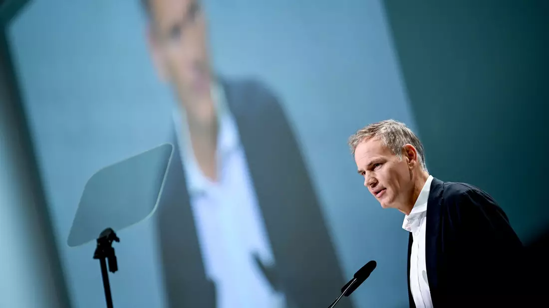 Konzernchef Oliver Blume hatte seine Aktionäre zuletzt 2023 in Präsenz empfangen. (Archivbild) - Bild: Britta Pedersen/dpa