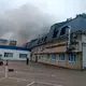 Bei dem Angriff auf die Moskauer Raffinerie wurden auch Gebäude im Umland der Hauptstadt beschädigt.  - Bild: Moscow Region Governor/AP/dpa