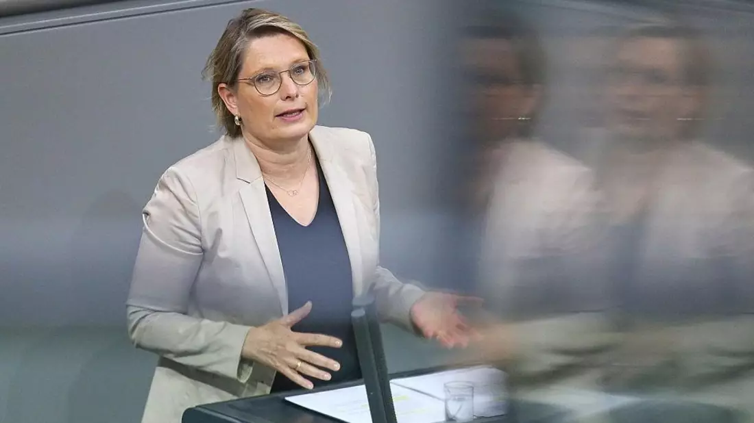 Verbraucherreport: Hubig will mehr Jugendschutz im Internet