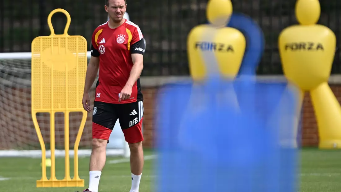 Die Nationalmannschaft hat im WM-Camp drei Trainingsplätze zur Verfügung.  - Bild: Federico Gambarini/dpa