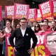 Andy Burnham hat die Nachwahl im Kreis Makerfield gewonnen.  - Bild: Peter Byrne/PA Wire/dpa