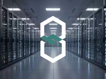 Ein riesiges, modernes Rechenzentrum mit Reihen von leuchtenden Server-Racks und fortschrittlicher Architektur. - Foto: über boerse-global.de