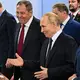 Russlands Präsident Wladimir Putin (Mitte rechts) und sein Außenminister Sergej Lawrow haben bislang keine echte Verhandlungsbereitschaft erkennen lassen. Können neue Sanktionen etwas daran ändern? (Archivbild) - Bild: Pool/Sputnik/AP/Pool Sputnik Kremlin/dpa