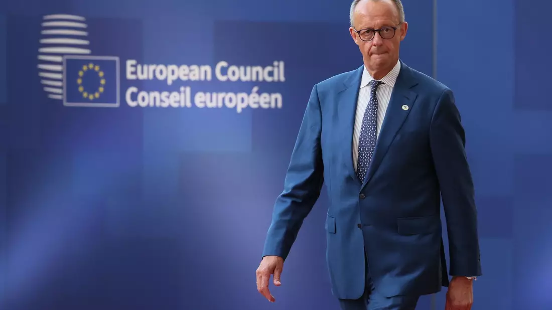 Der Kanzler will bei den diplomatischen Bemühungen der Europäer voranmarschieren. - Bild: Benoit Doppagne/belga/dpa