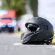 Nach einem Motorradunfall ist der Mörder auf der Flucht festgenommen worden. (Symbolbild) - Bild: Julian Stratenschulte/dpa