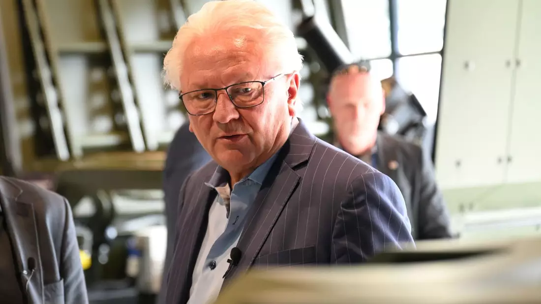 Rheinmetall-Chef Armin Papperger plädiert für ein globales Verbot von KI-Waffeneinsatz. - Bild: Wolf von Dewitz/dpa
