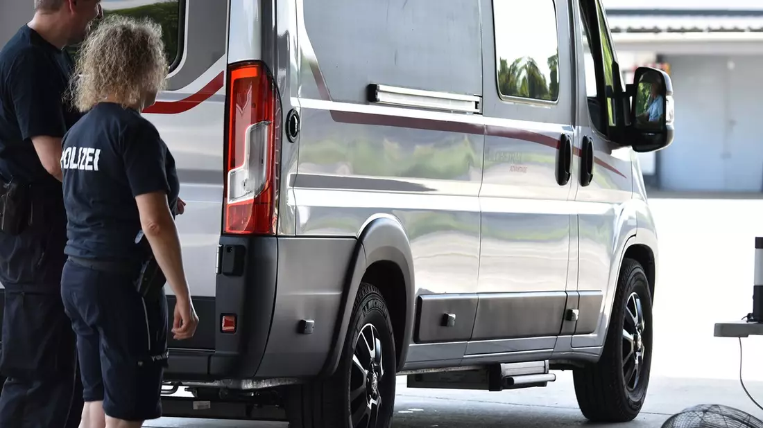 POL-MK: Leichter in den Urlaub: Kostenlose Wiege-Aktion für Campingmobile und Wohnwagen - Bild: presseportal.de