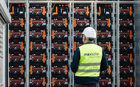 Flexibilität trifft Wirtschaftlichkeit: Entrix übernimmt die Vermarktung des netzdienlichen Batteriespeichers von MaxSolar in Ansbach - Foto: presseportal.de