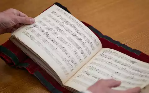 Das im Februar entdeckte Musikheft wirft neues Licht auf Mozarts letzten Aufenthalt in Paris.  - Foto: Jérémy Halkin/Französische Nationalbibliothek/dpa