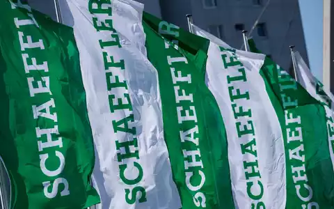 Der fränkische Zulieferer Schaeffler will mit einem französischen Partner schon bald 100 Kampf- und Abfangdrohnen pro Tag produzieren (Archivbild).  - Foto: Daniel Karmann/dpa