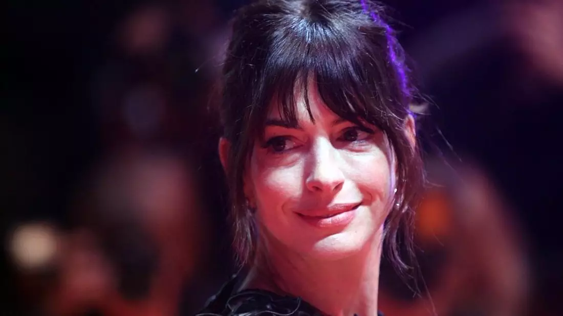 Anne Hathaway warnt vor KI-Bewerbungen