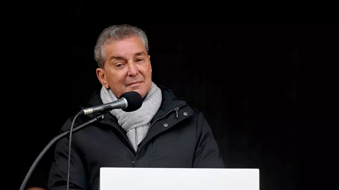 Publizist Michel Friedman war erst ein- und dann wieder ausgeladen worden. (Archivbild) - Bild: Felix Hörhager/dpa