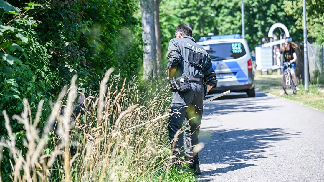 Nach dem Jungen war stundenlang gesucht worden. - Bild: Jason Tschepljakow/dpa