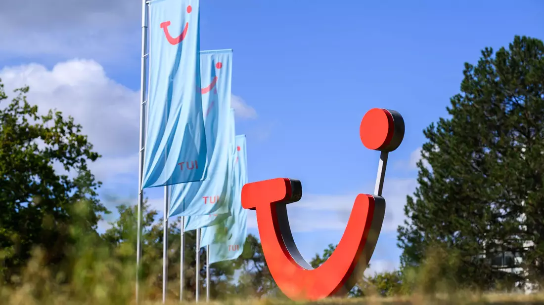 Tui fordert eine Reform des Reisesicherungsfonds. (Symbolbild)  - Bild: Julian Stratenschulte/dpa