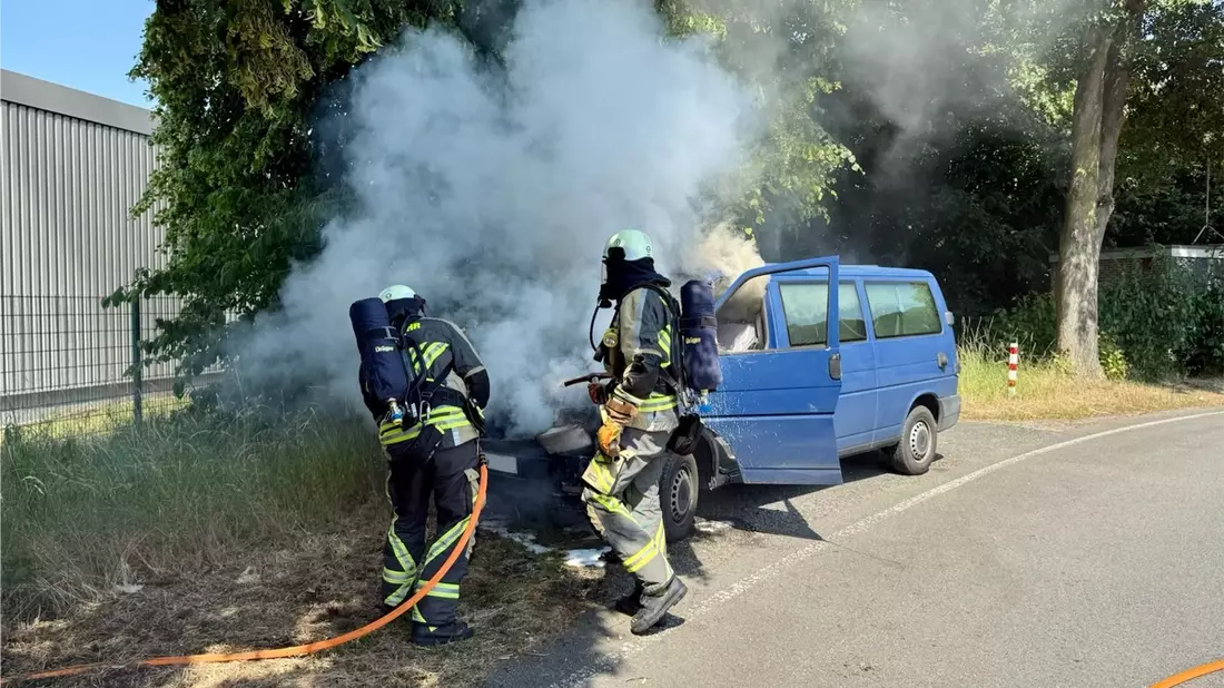FW Hünxe: Pkw-Brand - Bild: presseportal.de