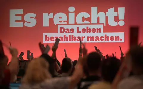 Die rund 500 Delegierten in Potsdam beraten bis Sonntag die Linie der Partei. - Foto: Michael Bahlo/dpa