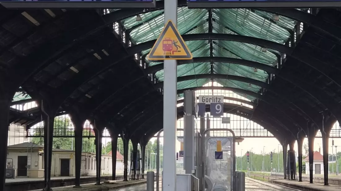 BPOLI LUD: Herrenloser Koffer am Bahnhof Görlitz - Bundespolizei sperrt Bahnsteig - Bild: presseportal.de