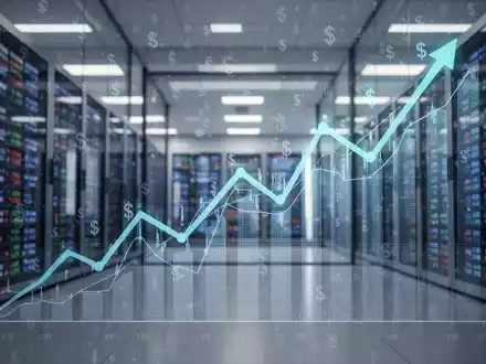 Eine stilisierte Finanzgrafik mit einem Aufwärtstrend, überlagert von digitalen Währungssymbolen, vor einem modernen Handelsraumhintergrund. - Foto: über boerse-global.de
