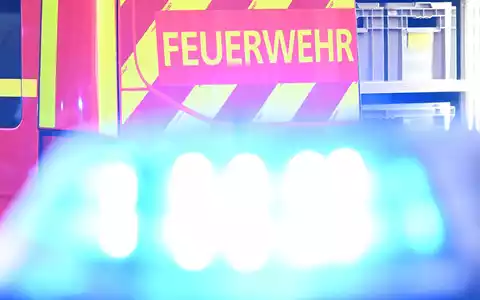 Die Behörde warnte davor, überflutete Räume oder Flächen zu betreten. (Symbolbild) - Foto: Bernd Weißbrod/dpa
