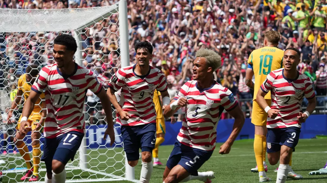 Ein Eigentor ließ das US-Team früh jubeln. - Bild: Ted S. Warren/AP/dpa