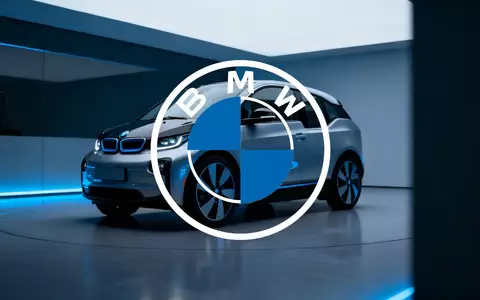 Ein futuristisches Elektroauto im Stil eines BMW i3 in einem eleganten Ausstellungsraum. - Foto: über boerse-global.de