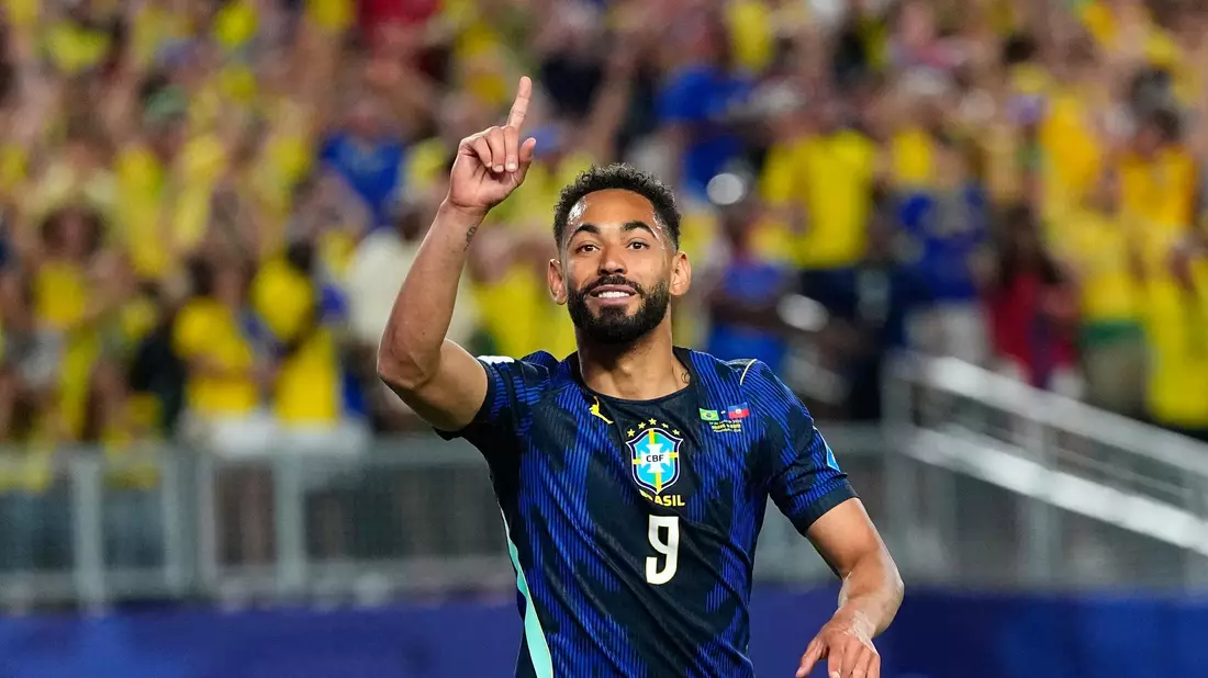 Brachte Brasilien auf Siegkurs: Der frühere Herthaner Matheus Cunha. - Bild: Petr David Josek/AP/dpa
