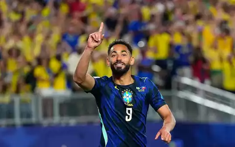Brachte Brasilien auf Siegkurs: Der frühere Herthaner Matheus Cunha. - Foto: Petr David Josek/AP/dpa