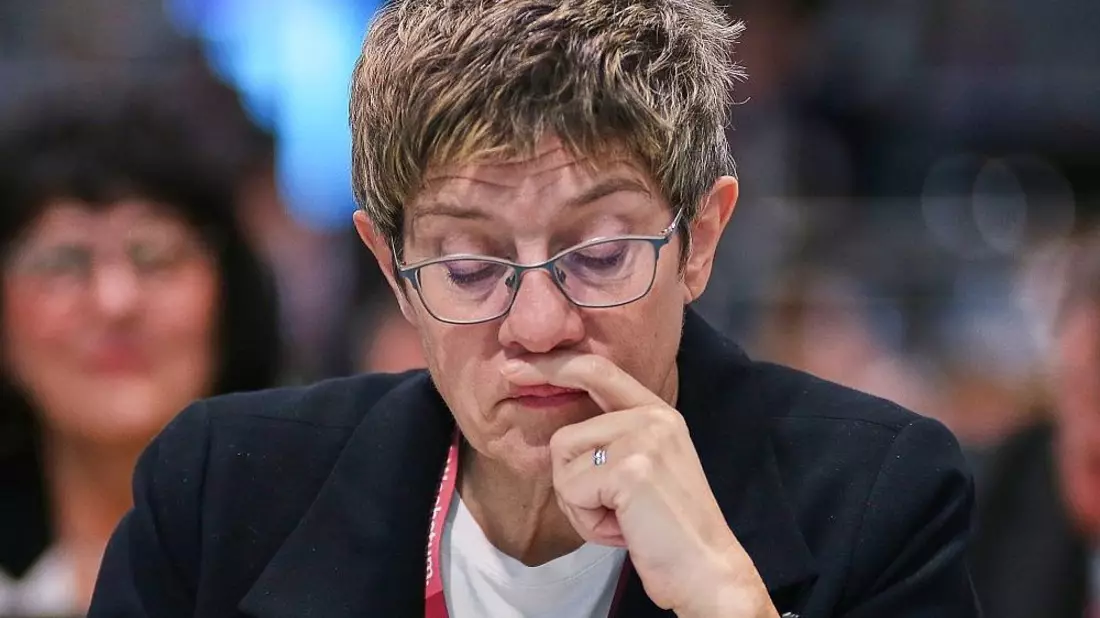 Kramp-Karrenbauer vergleicht CDU mit FC Bayern