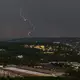 Über NRW zogen am Freitag heftige Gewitter. - Bild: Christoph Reichwein/dpa