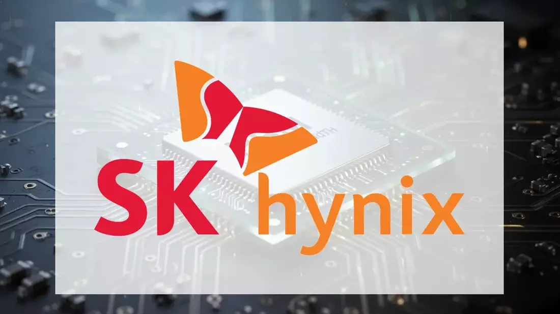 SK Hynix Nears Samsung's Market Cap as HBM4E Samples Fuel Record Rally