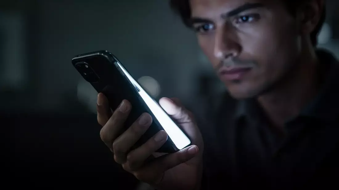 Smartphone-Sucht 2026: Neue Studien zu Risiken und Folgen