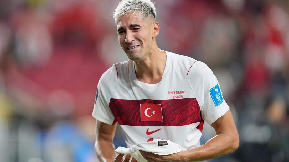 Mert Müldür reagierte sehr emotional auf die Niederlage und das Aus in der Gruppenphase. - Bild: Eugene Hoshiko/AP/dpa