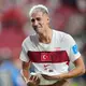 Mert Müldür reagierte sehr emotional auf die Niederlage und das Aus in der Gruppenphase. - Bild: Eugene Hoshiko/AP/dpa