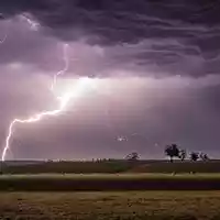 Vor allem im Osten Deutschlands drohen weitere Gewitter. - Foto: Alexander Wolff/onw-images/dpa