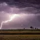 Vor allem im Osten Deutschlands drohen weitere Gewitter. - Bild: Alexander Wolff/onw-images/dpa