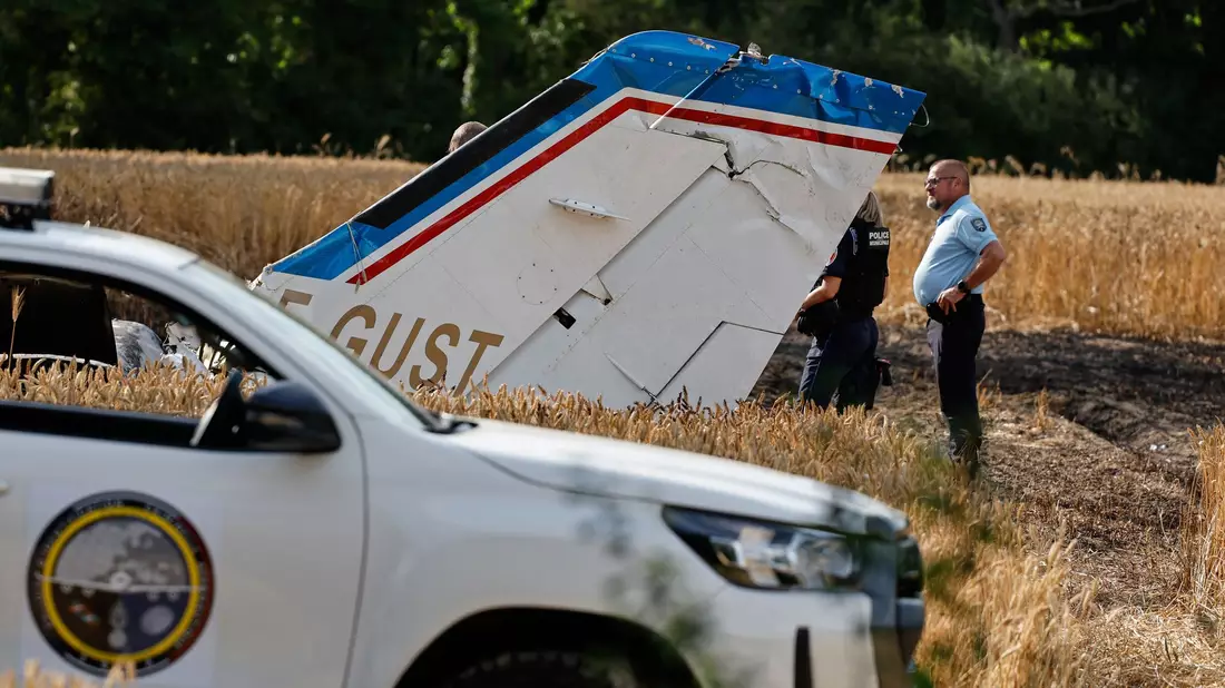 Bei einem Absturz eines Propellerflugzeugs sind zwei Menschen ums Leben gekommen, darunter der Mitgründer der weltweit bekannten Videospielfirma Ubisoft, Claude Guillemot. - Bild: Jeremia Gonzalez/AP/dpa